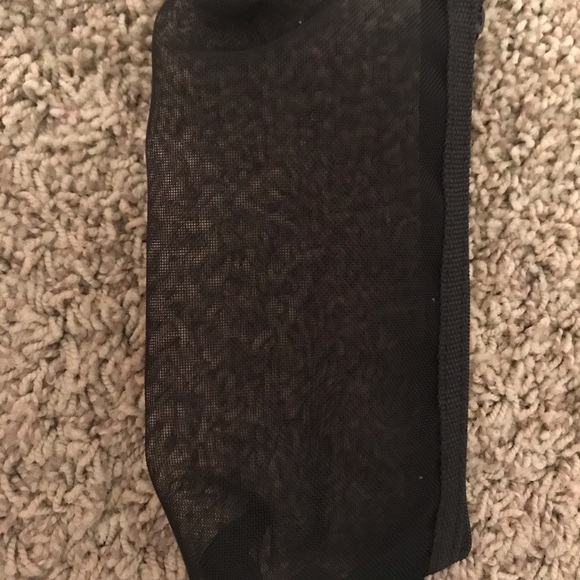 Makeup bag and brushes - Picture 2 of 6